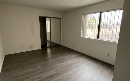 Beautiful Apartment Bordering Koreatown & Silver Lake