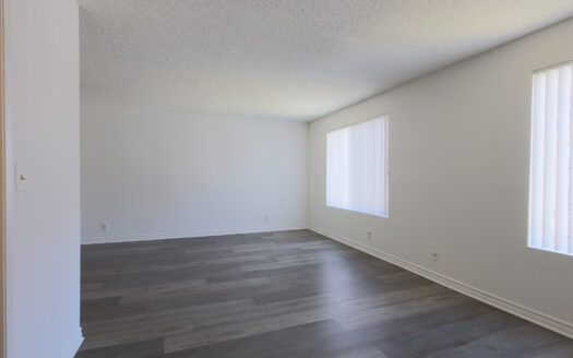 Large 1 Bedroom Apartment in Koreatown w/ Parking Included!