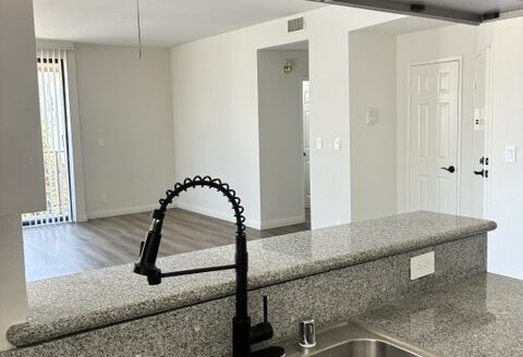 Terrific Apartment Near Beverly Hills