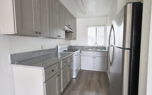 **Spacious Koreatown Apartments – Hardwood Floors, Balcony, Gated Parking & Prime Location**