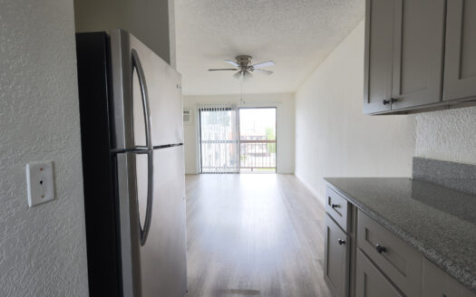**Spacious Koreatown Apartments – Hardwood Floors, Balcony, Gated Parking & Prime Location**