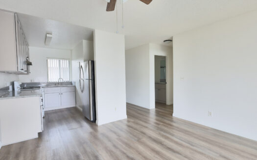 **Spacious Koreatown Apartments – Hardwood Floors, Balcony, Gated Parking & Prime Location**