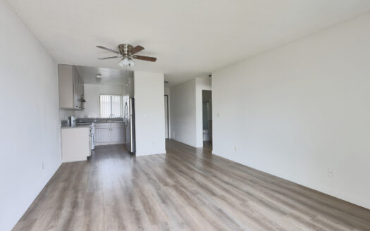 **Spacious Koreatown Apartments – Hardwood Floors, Balcony, Gated Parking & Prime Location**