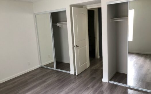 Gorgeous Apartments Near Warner Center in Winnetka!