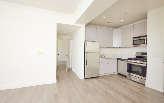 Contemporary 3 Bedroom 2 Bathroom Apartment in Panorama City