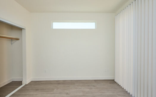 Contemporary 3 Bedroom 2 Bathroom Apartment in Panorama City