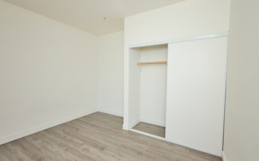 Contemporary 3 Bedroom 2 Bathroom Apartment in Panorama City