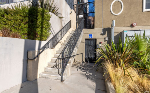 Luxury Boutique Apartment in Westlake!!