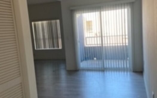 NEWLY CONSTRUCTED APARTMENT IN THE HEART OF NORTH HOLLYWOOD WITH PARKING