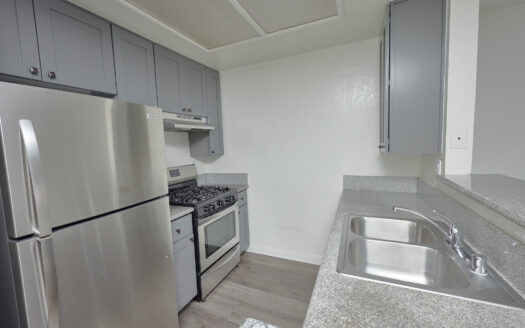 Lovely Apartment in Prime Hollywood Area!