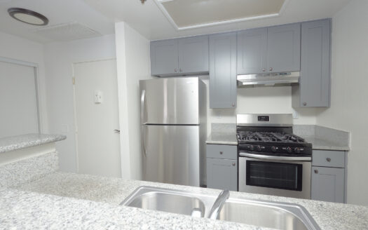 Lovely Apartment in Prime Hollywood Area!