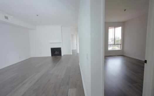 Lovely Apartment in Prime Hollywood Area!