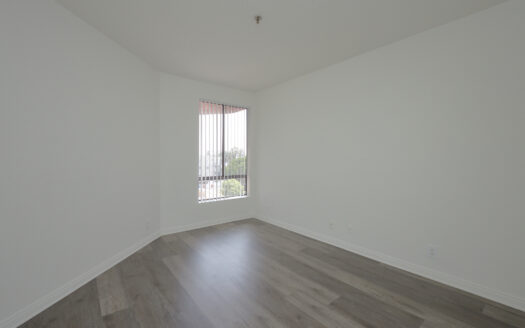 Lovely Apartment in Prime Hollywood Area!