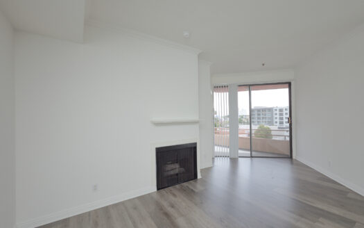 Lovely Apartment in Prime Hollywood Area!