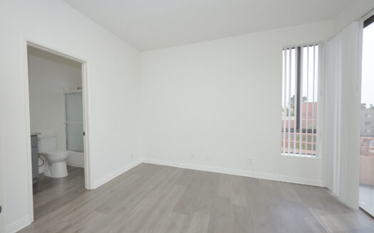 Lovely Apartment in Prime Hollywood Area!