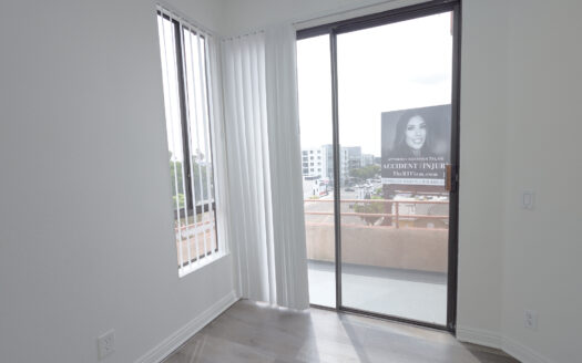 Lovely Apartment in Prime Hollywood Area!