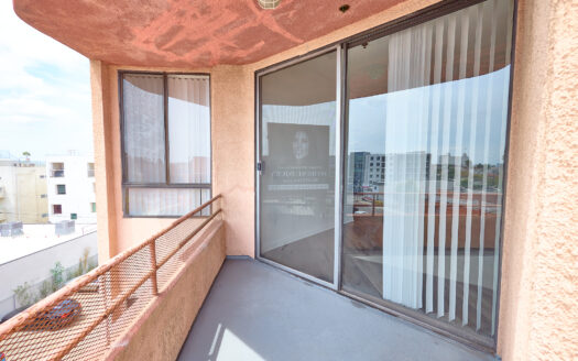Lovely Apartment in Prime Hollywood Area!