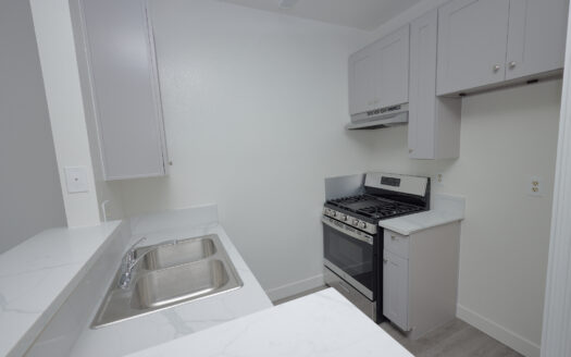 Lovely Apartment in Prime Hollywood Area!
