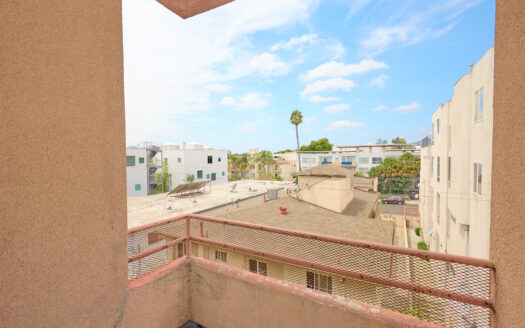 Lovely Apartment in Prime Hollywood Area!