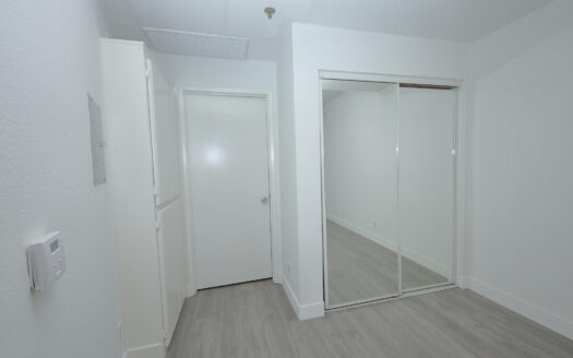 Lovely Apartment in Prime Hollywood Area!