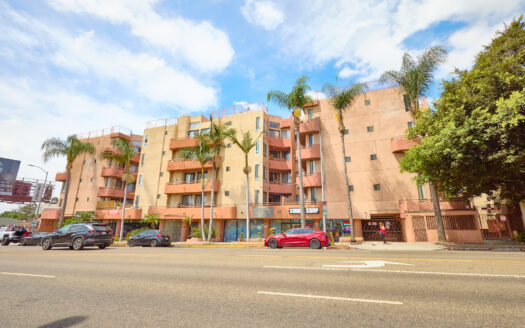 Lovely Apartment in Prime Hollywood Area!