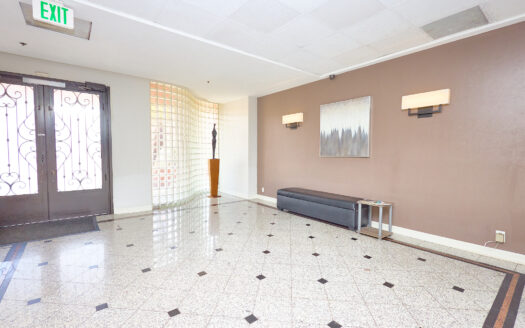 Lovely Apartment in Prime Hollywood Area!