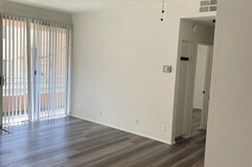 1220 N. Las Palmas Ave. L